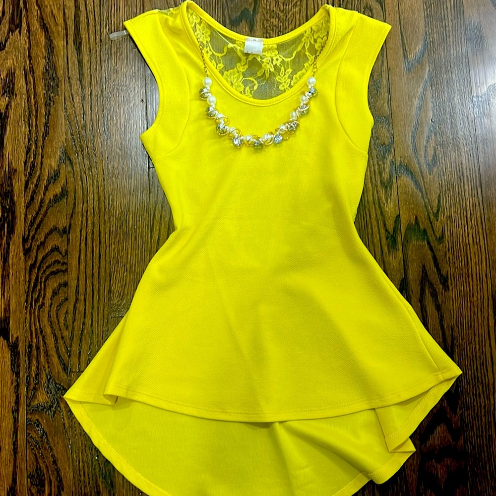 Beautiful yellow blouse.